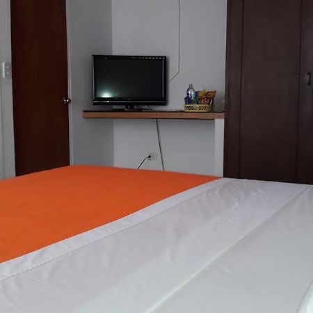 Hostal Deluxe Santander Манисалес Экстерьер фото
