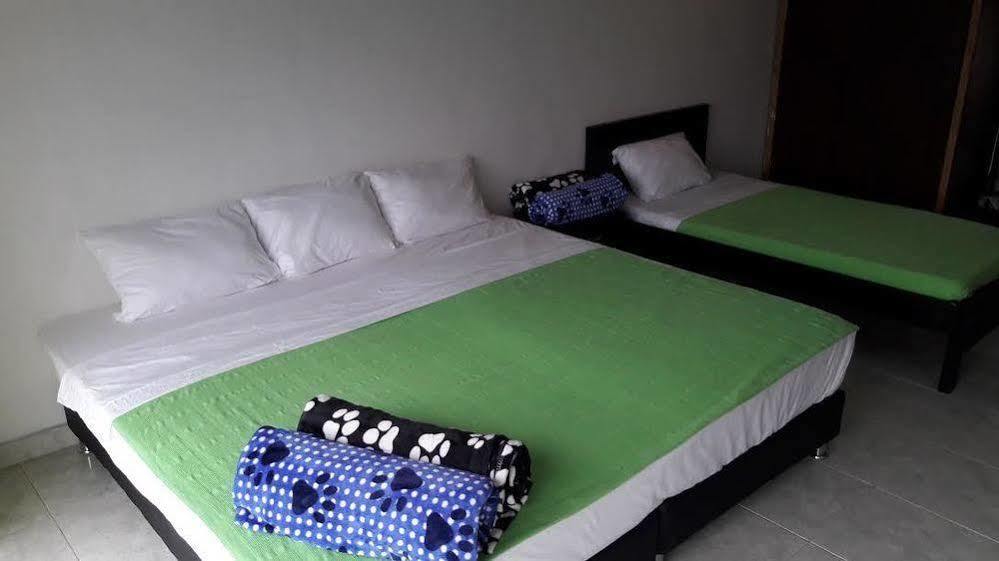 Hostal Deluxe Santander Манисалес Экстерьер фото