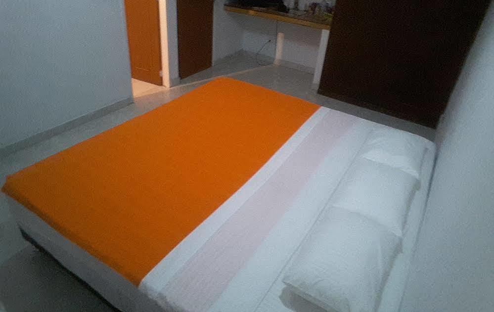 Hostal Deluxe Santander Манисалес Экстерьер фото