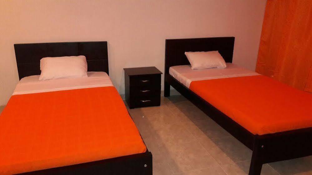 Hostal Deluxe Santander Манисалес Экстерьер фото